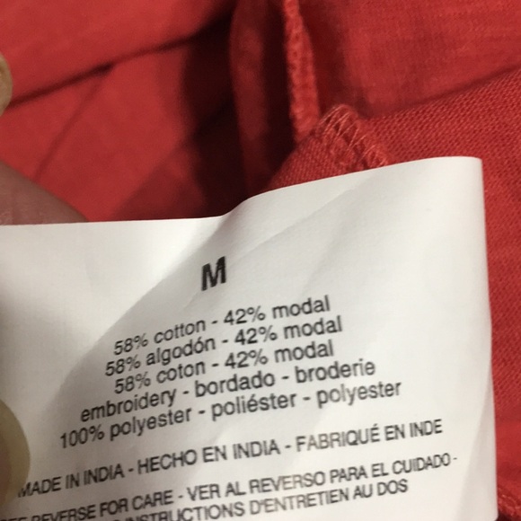 Gloria Vanderbilt, Red, Scoop Neck Top. Size Medium - Picture 6 of 9